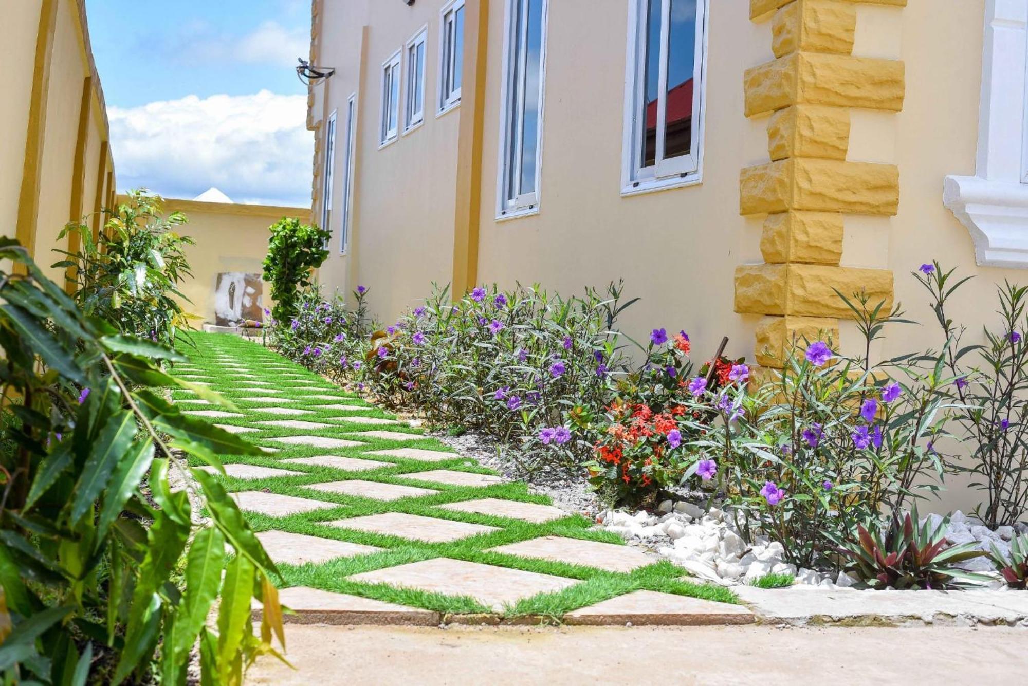 Seyramz Palace - Free Airport Pick Up - High Speed Starlink Wifi - Car Rental Tamale Dış mekan fotoğraf