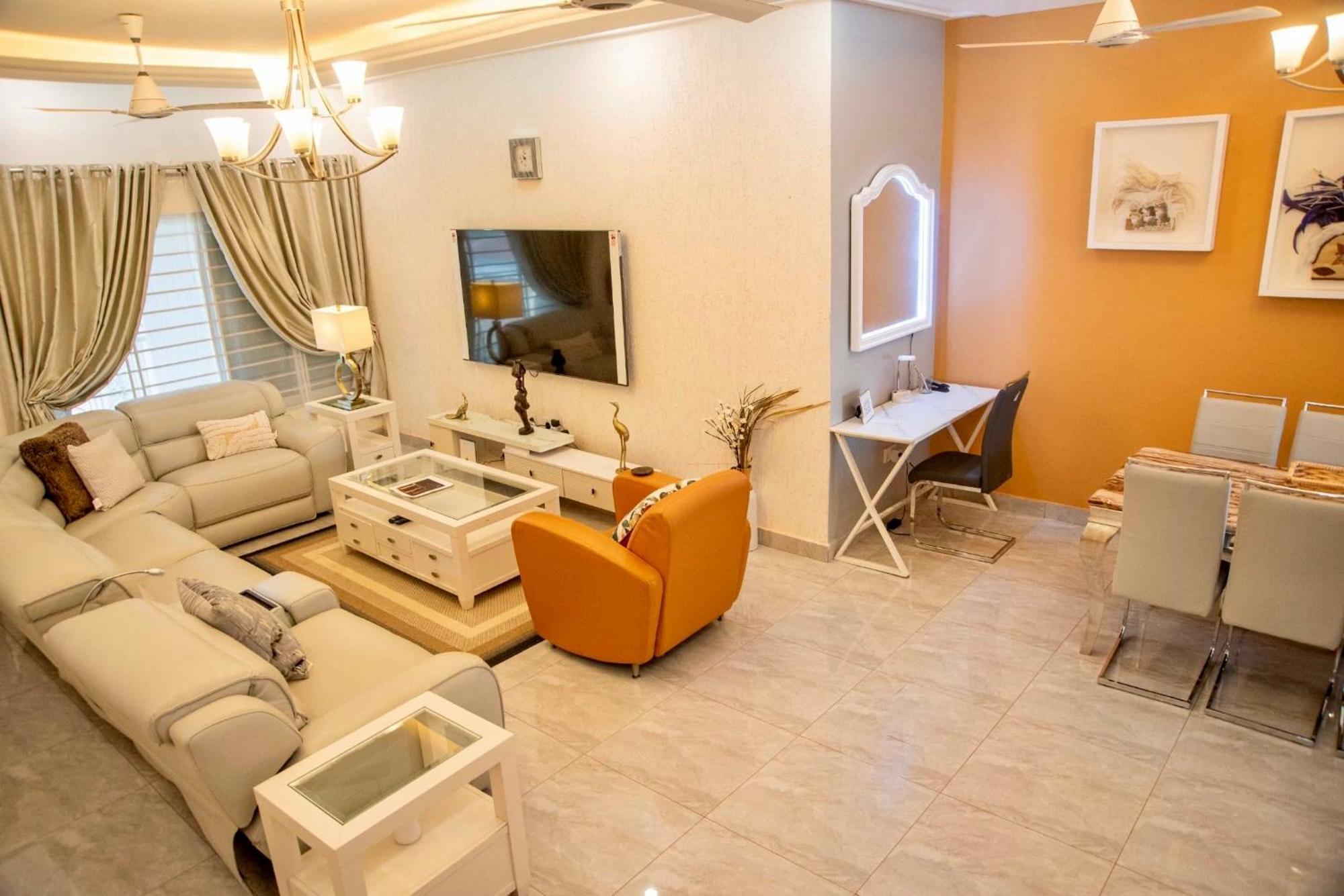 Seyramz Palace - Free Airport Pick Up - High Speed Starlink Wifi - Car Rental Tamale Dış mekan fotoğraf